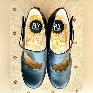 Fly London leather pump/Wide Mary Jane strap